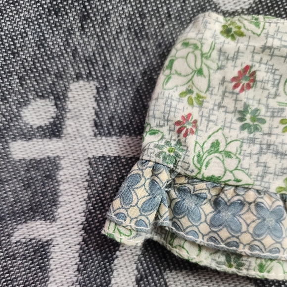 Bratz 2004 Sun Kissed Summer Yasmin Beachy Ruffle Floral Skirt Doll Clothes - Picture 2 of 7